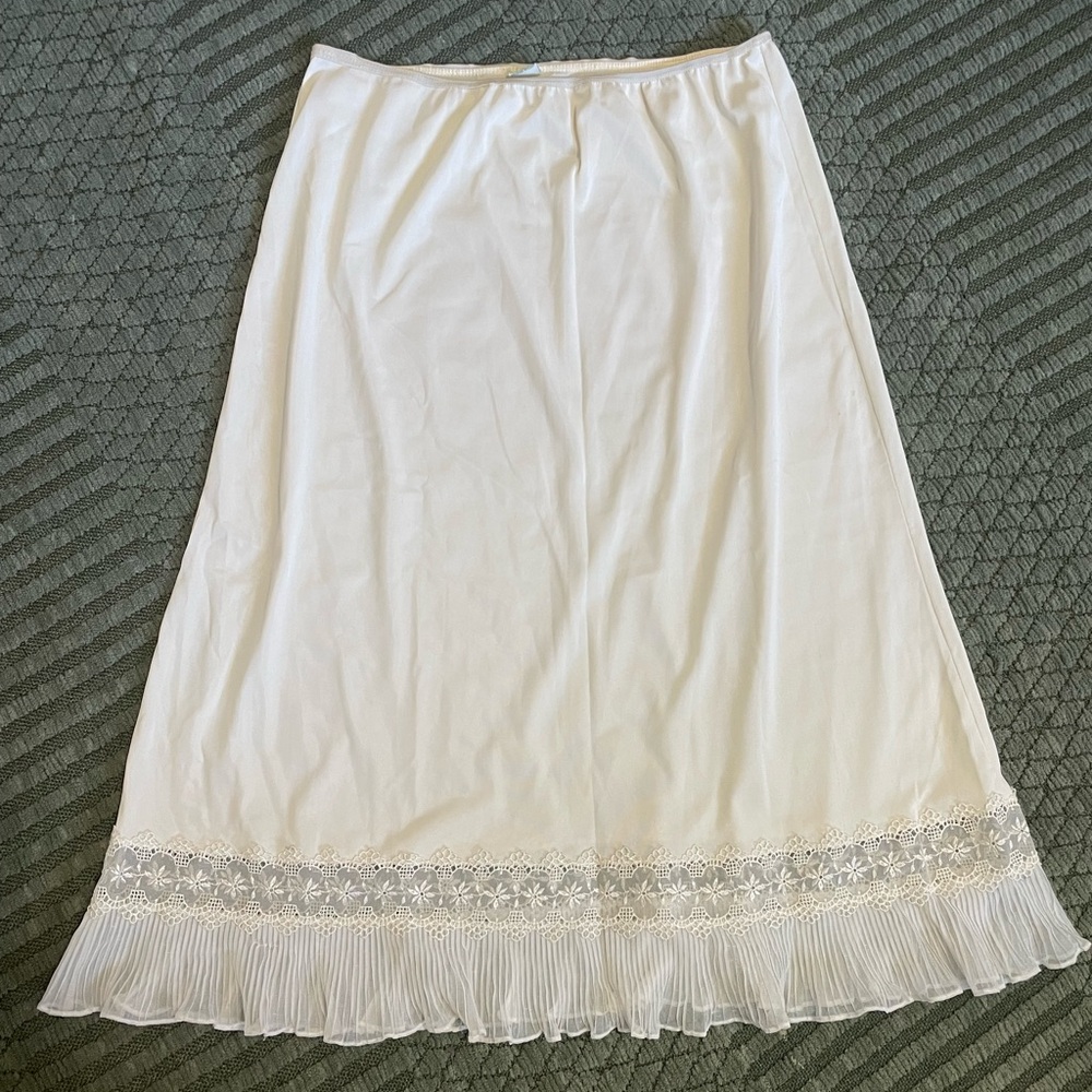 PENNY’S ADONNA LACE HALF SLIP L - Picture 2 of 4